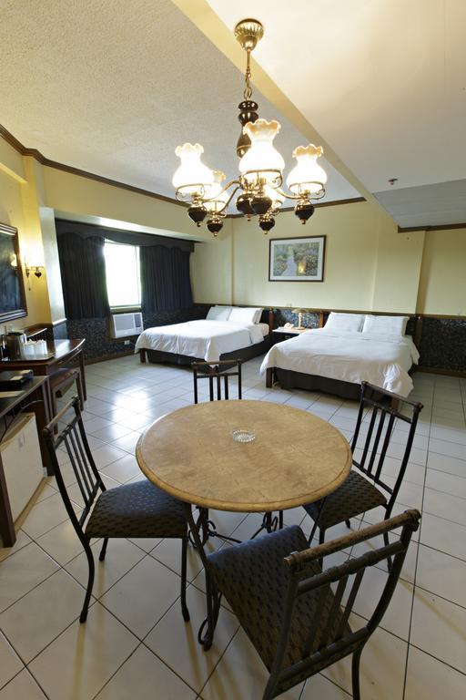 Hotel Goldenfield Kundutel Bacolod Exterior foto