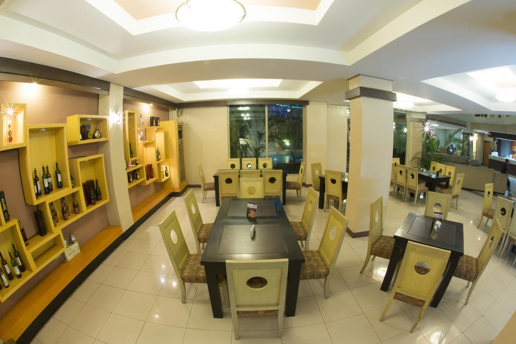 Hotel Goldenfield Kundutel Bacolod Exterior foto