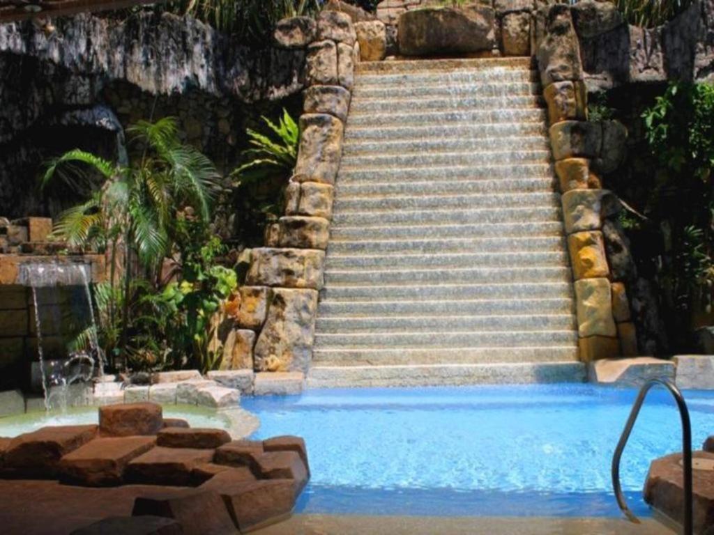 Hotel Goldenfield Kundutel Bacolod Exterior foto