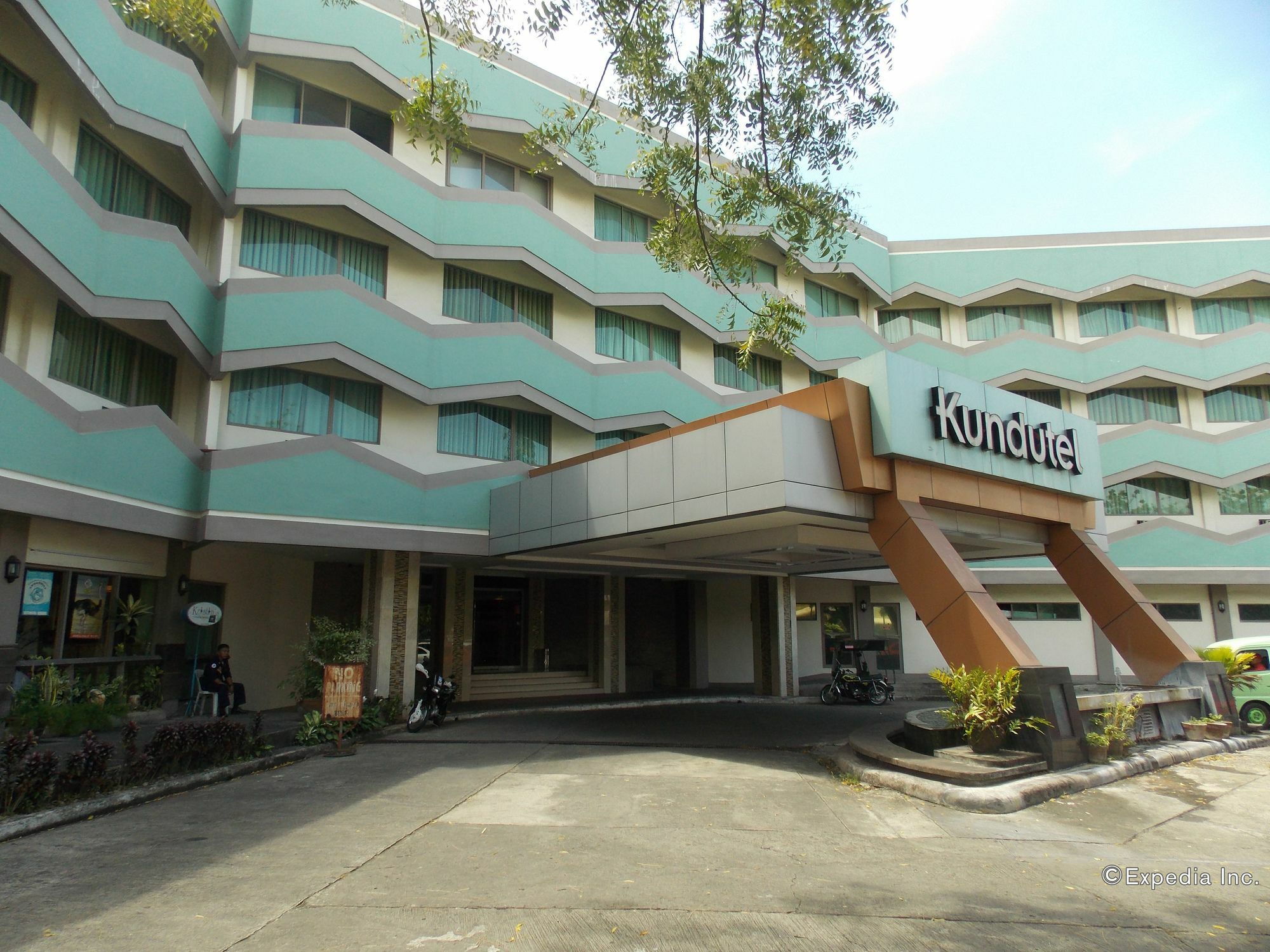 Hotel Goldenfield Kundutel Bacolod Exterior foto