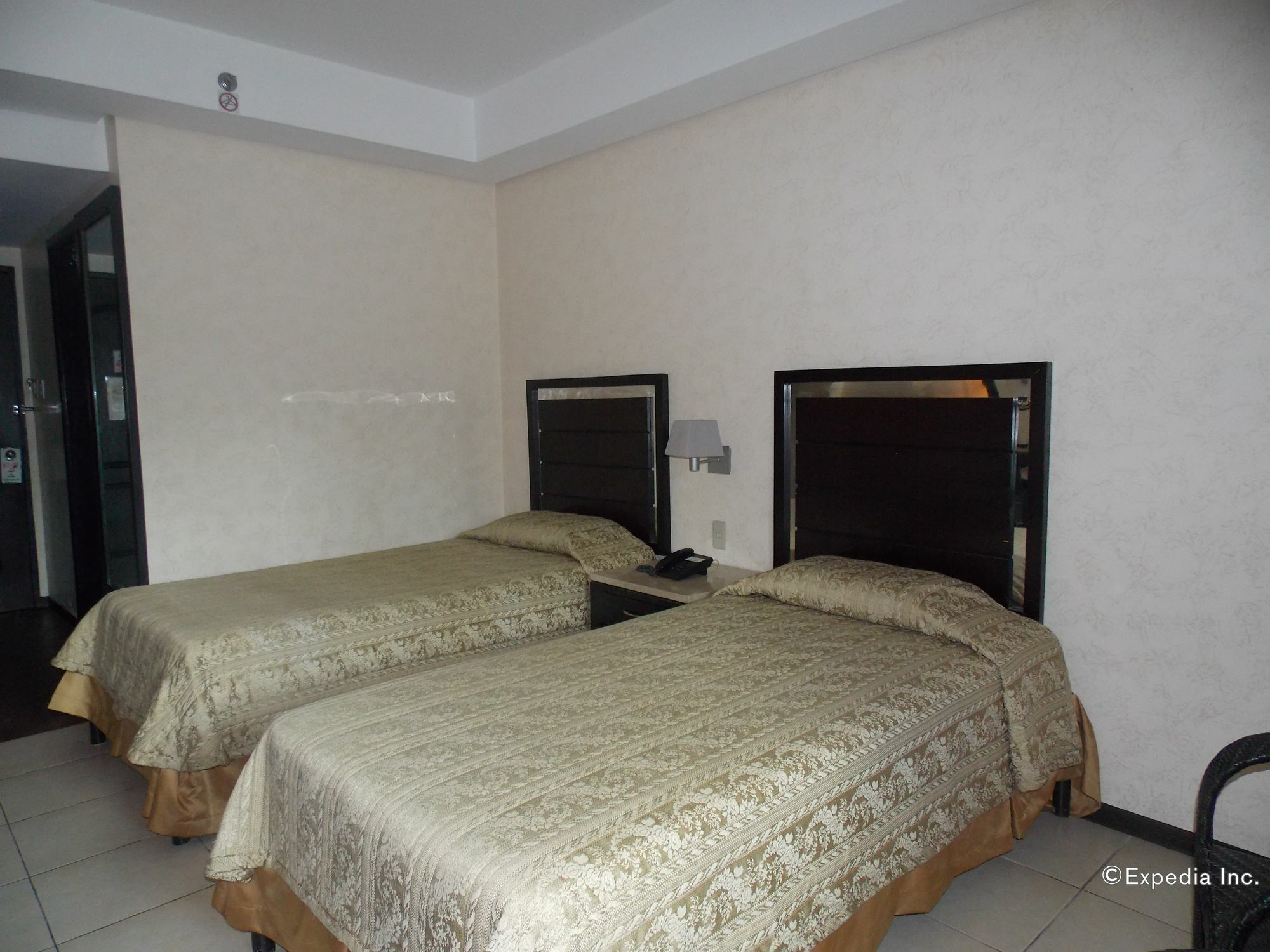 Hotel Goldenfield Kundutel Bacolod Exterior foto